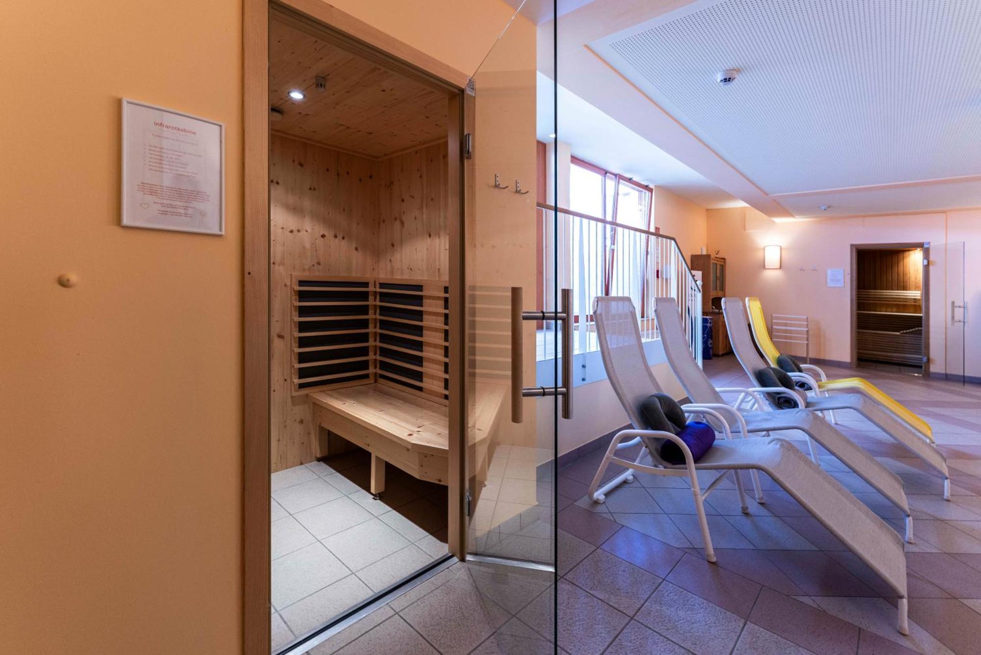 Jufa Hotel โฮครินเดิล ภายนอก รูปภาพ